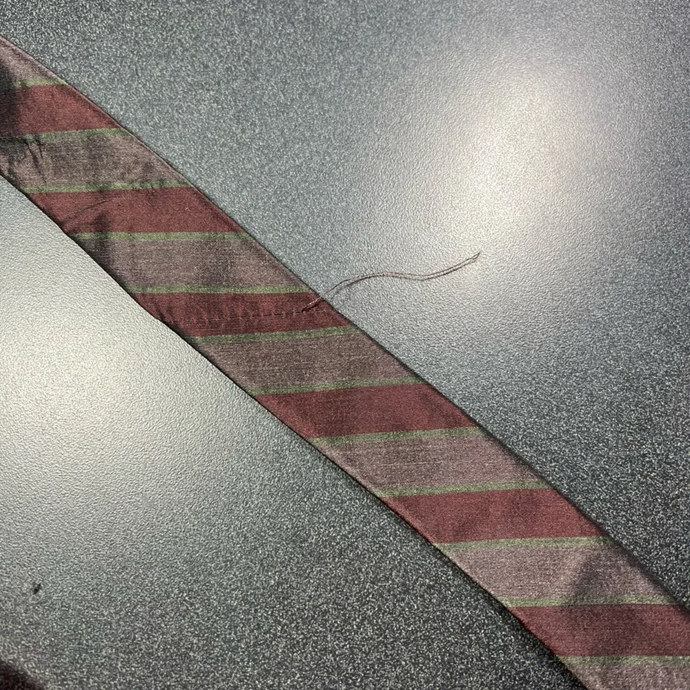 Donna Karan Mens Tie Necktie Multicolor Stripe 100% Silk Tied Classic USA Short